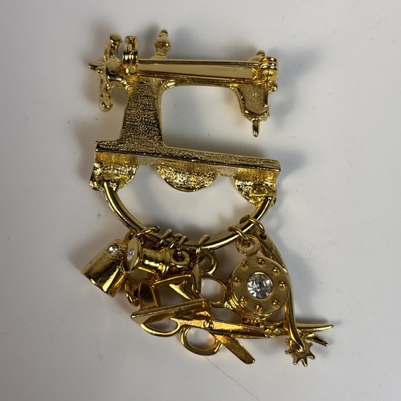 Vintage Brooch Sewing Machine Charms Perfect Condition Gold Tone Rhinestones - Picture 7 of 8